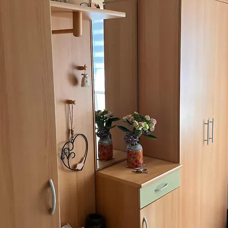 Apartman Peaceful 4-room House In - Friendly