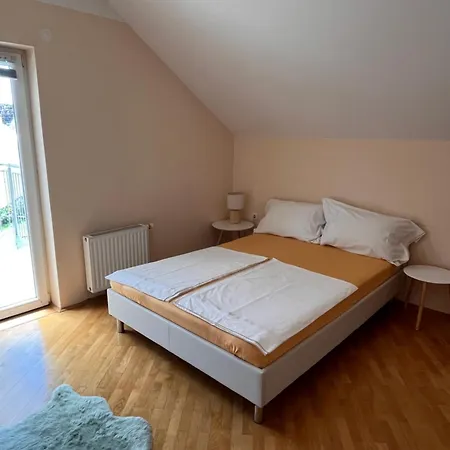 Peaceful 4-room House In - Bike Friendly Appartement Maribor