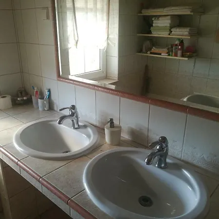 Διαμέρισμα Peaceful 4-room House In Maribor's Garden