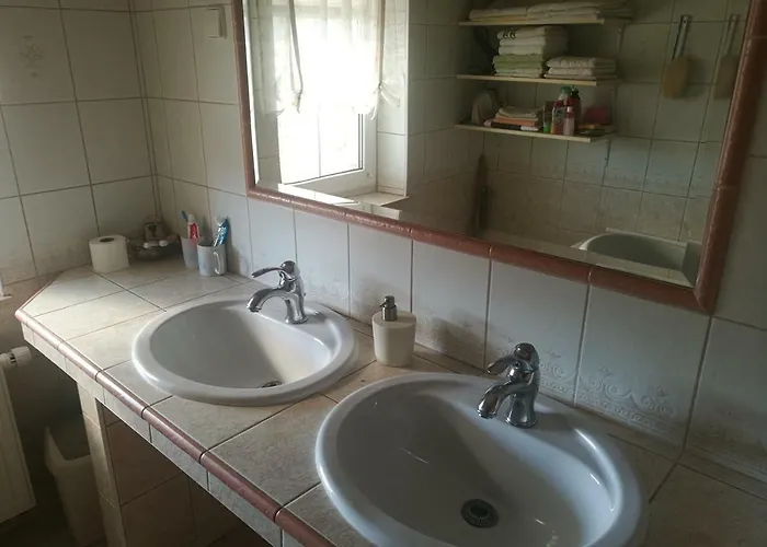 Daire Peaceful 4-room House In - Bike Friendly